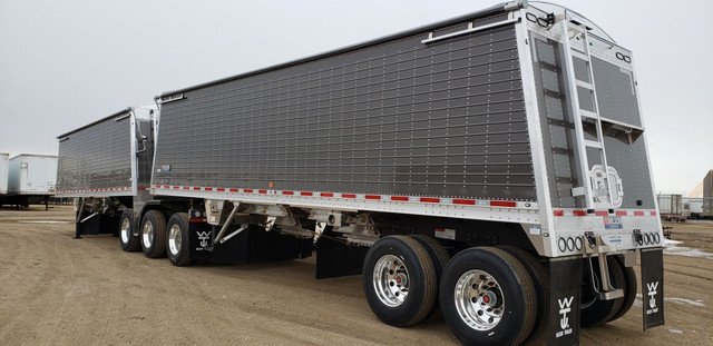 2025 Wilson Wilson super b grain trailer Grain trailer in Farming Equipment in Saskatoon - Image 2