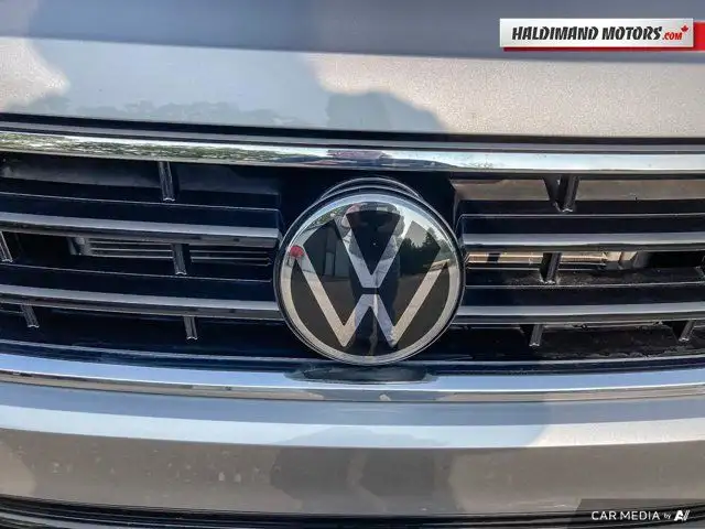 2022 Volkswagen Tiguan Comfortline R-Line Black Edition in Cars & Trucks in Hamilton - Image 13
