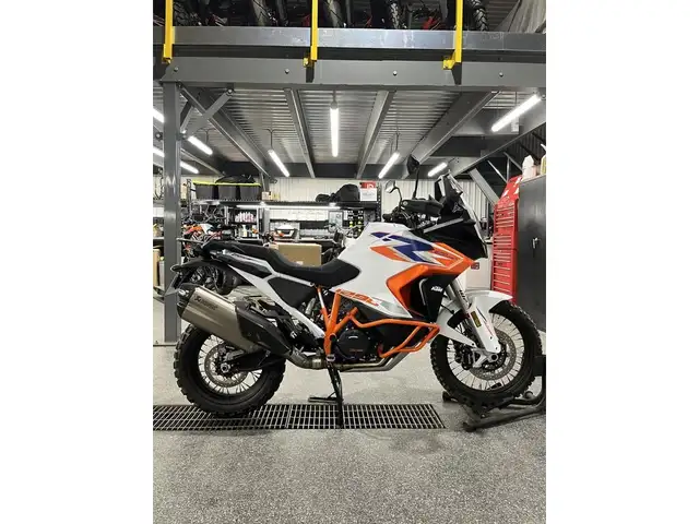 2024 KTM 1290 SUPER ADVENTURE R in Dirt Bikes & Motocross in Granby - Image 2