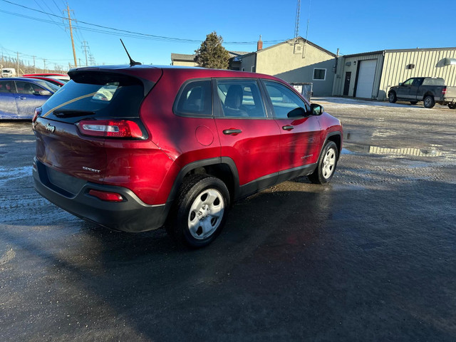 CLEAN TITLE, SAFETIED, 2016 Jeep Cherokee sport in Cars & Trucks in Winnipeg - Image 4