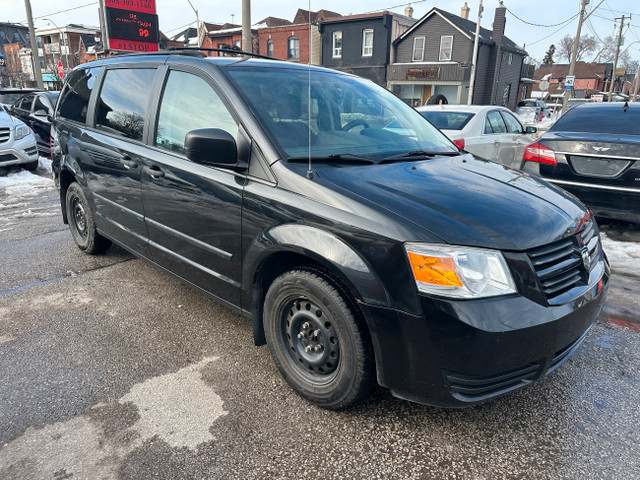 2010 Dodge Grand Caravan SE in Cars & Trucks in Hamilton - Image 2