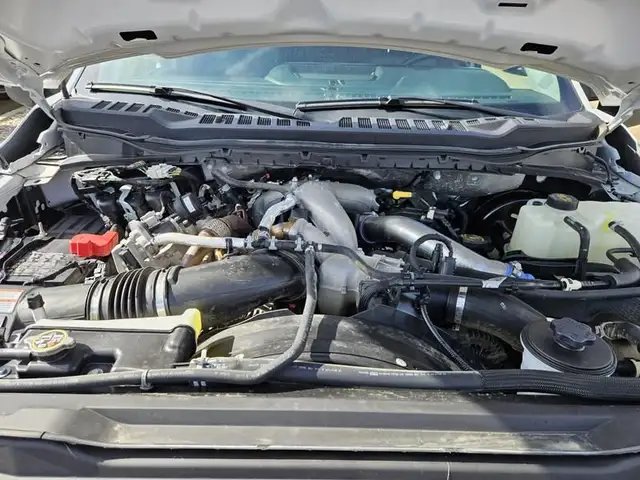 2023 Ford Super Duty F-350 SRW XLT 4WD Crew Cab 8' Box, 6.7L V8  in Cars & Trucks in St. Albert - Image 12