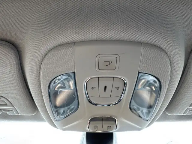 2018 Jeep Compass Limited  - Leather Seats -  Remote Start in Cars & Trucks in Ottawa - Image 23