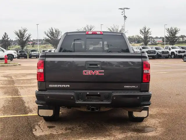 2015 GMC Sierra 1500 Denali 6.2L dans Autos et camions dans Comté de Strathcona - Image 8