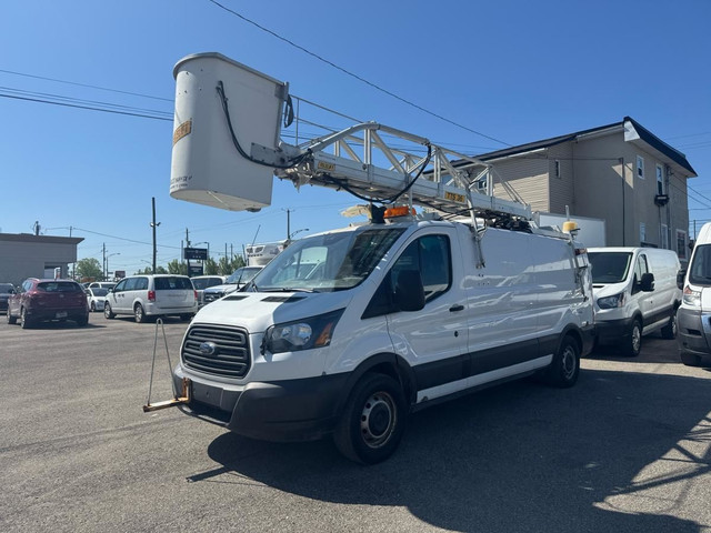 Ford Transit Cargo Van T-350 toit bas 148 po Nacelle 2017 à vend in Cars & Trucks in Laval / North Shore
