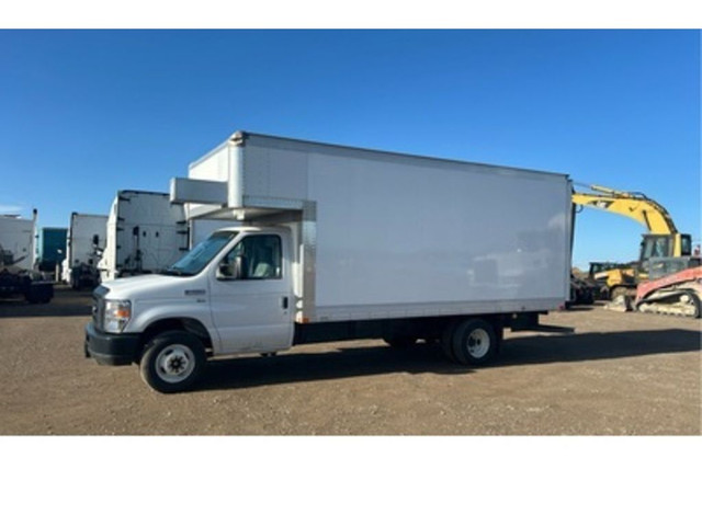 2019 Ford E-450 E-450 - 16Ft + 3Ft Over Cab Box - 6.2L V8 Gasoli in Cars & Trucks in City of Toronto - Image 3
