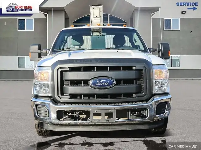 2012 Ford F-350 Chassis XL REGULAR CAB POWER STROKE DIESEL BU... dans Autos et camions dans Ville d’Edmonton - Image 3