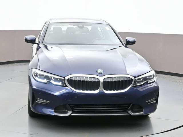 2022 BMW 3 Series 330e x-DRIVE PREMIUM ESSENTIAL PACKAGE, MOONRO in Cars & Trucks in City of Halifax - Image 2