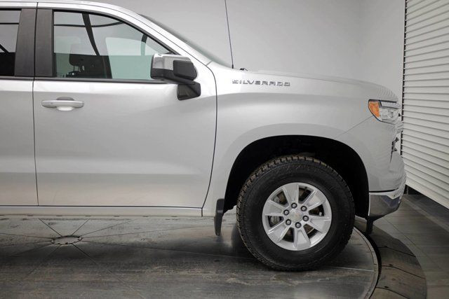 2022 Chevrolet Silverado 1500 LT in Cars & Trucks in Calgary - Image 2