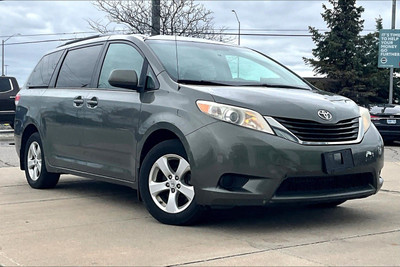 2011 Toyota Sienna LE 7-Pass 6A