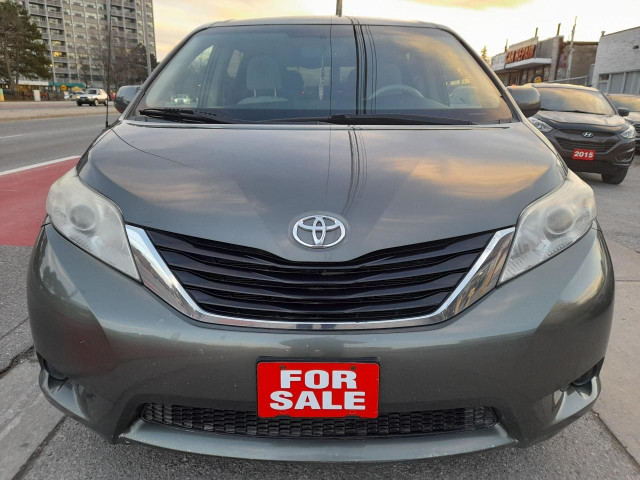  2012 Toyota Sienna LE in Cars & Trucks in City of Toronto - Image 2