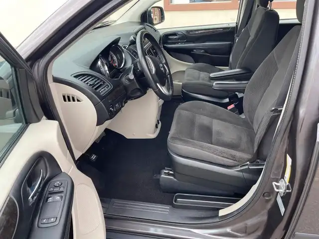 2017 Dodge Grand Caravan 4dr Wgn Canada Value Package in Cars & Trucks in City of Toronto - Image 9
