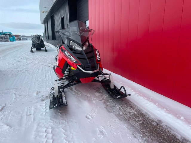 2015 Polaris 550 VOYAGEUR 155 in Snowmobiles in Lac-Saint-Jean - Image 2