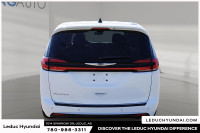 2024 Chrysler Pacifica Touring Experience the Chrysler Pacifica Touring with only 17217 km on the od... (image 2)