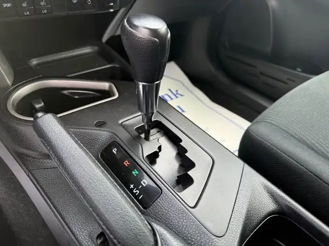 2017 Toyota RAV4 LE / ALL WHEEL DRIVE / TWO KEYS! NICE SUV in Cars & Trucks in Ottawa - Image 13