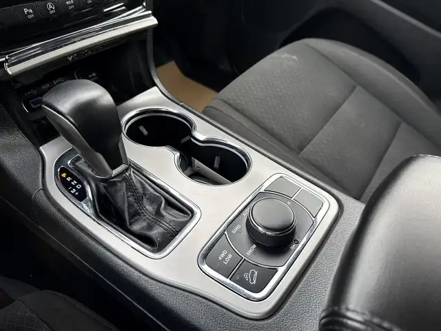 2021 Jeep Grand Cherokee Laredo in Cars & Trucks in Edmonton - Image 20