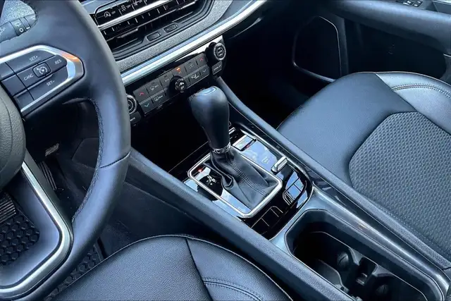 2025 Jeep Compass in Cars & Trucks in Edmonton - Image 18