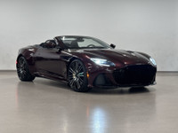 L'Aston Martin DBS Volante 2022 est un cabriolet à propulsion arrière propulsé par un moteur V12 de... (image 1)