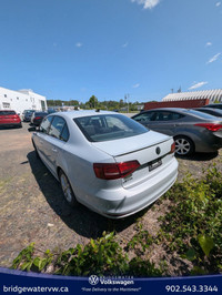 Engine: 1.4 TSI L/100Km City: 8.5 L/100Km Hwy: 6.2 (image 3)