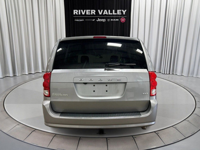 2016 Dodge Grand Caravan in Cars & Trucks in Strathcona County - Image 4