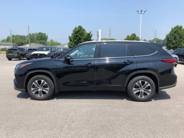 2022 Toyota Highlander XLE AWD in Cars & Trucks in Belleville - Image 12