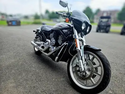 HARLEY DAVIDSON V ROD 2006 SEULEMENT 19 500 KMS VÉRIFIÉ ET INSPECTÉ PAR UN TECHNICIEN CERTIFIÉ ! MOT...