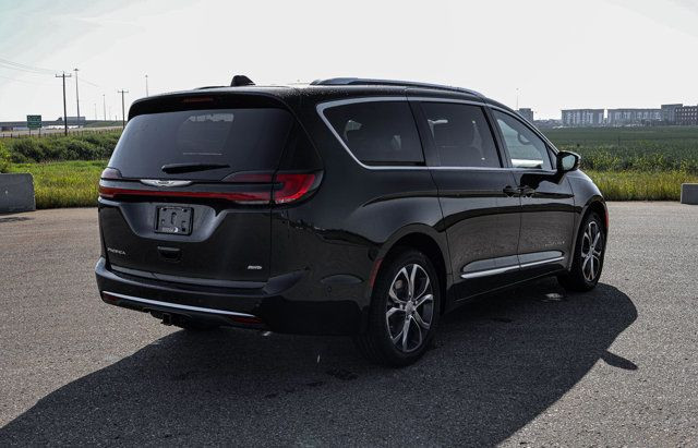 2025 Chrysler Pacifica Pinnacle in Cars & Trucks in Strathcona County - Image 4