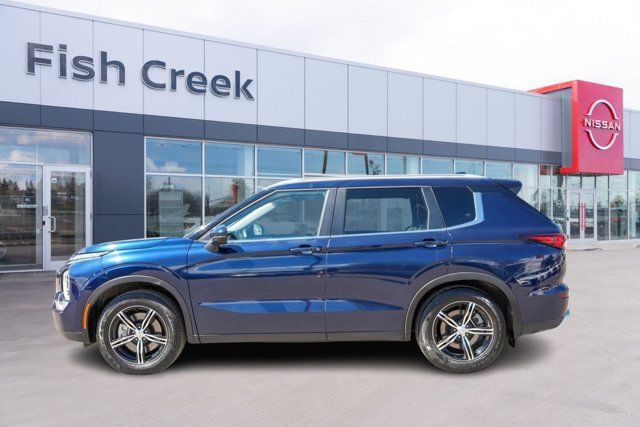 2024 Mitsubishi Outlander SE | No Accidents | Clean Carfax in Cars & Trucks in Calgary - Image 3