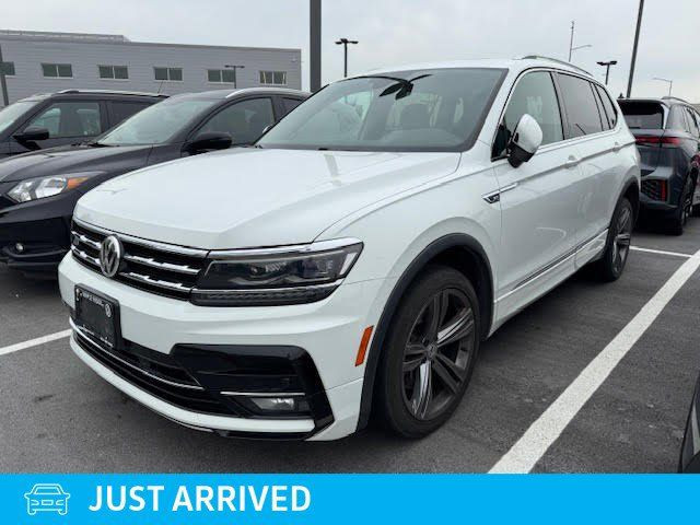 2021 Volkswagen Tiguan Highline | 3rd Row Package | R-Line in Cars & Trucks in Tricities/Pitt/Maple