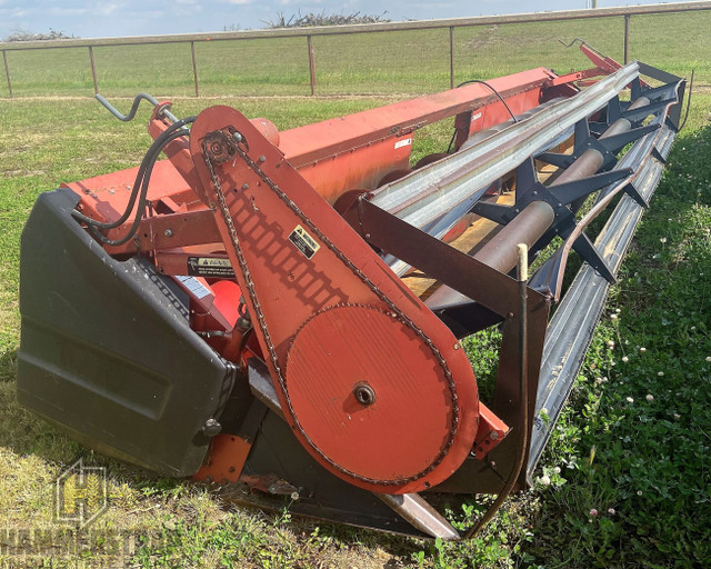 CASE IH 1010 25 Ft Combine Auger Header in Farming Equipment in Edmonton