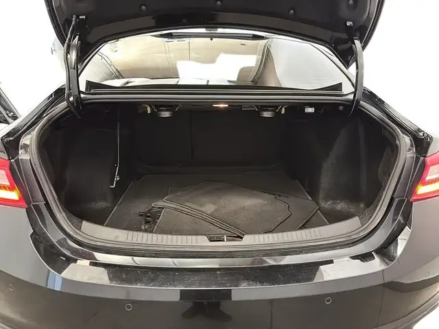 2018 Chevrolet Malibu Premier 2,0 Turbo Toit pano Cuir Audio Bos in Cars & Trucks in Laval / North Shore - Image 10