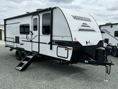 Blending smart design with spacious comfort, this 23' travel trailer is perfect for families seeking...