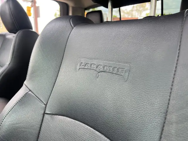 2014 Ram 1500 4WD Crew Cab 140.5" Laramie in Cars & Trucks in City of Toronto - Image 22