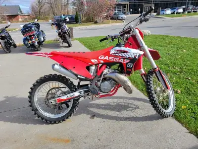 WELL MAINTAINED RACE BIKE WITH 87 HOURS. GRIPPER SEAT. TUNED AND READY TO GO! ADMIN, TAXES AND LICEN...