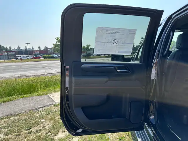 2025 GMC Sierra 2500HD AT4 in Cars & Trucks in Markham / York Region - Image 25
