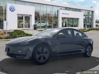 This Tesla Model 3 delivers a Electric engine powering this Automatic transmission. Window Grid Ante...
