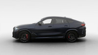 La conception audacieuse du *BMW X6 M60i 2025* est indéniable. Du toit de type coupé au profil cisel... (image 5)