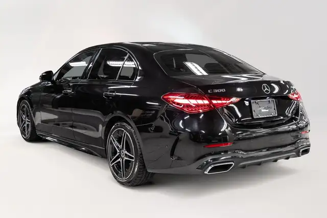 2023 Mercedes-Benz C300 4MATIC Sedan | Premium | Night | Carplay in Cars & Trucks in City of Montréal - Image 11