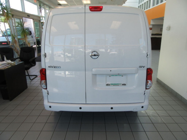  2021 Nissan NissanNV200 GAS CARGO VAN WITH DUAL SLIDING DOORS in Cars & Trucks in Markham / York Region - Image 4