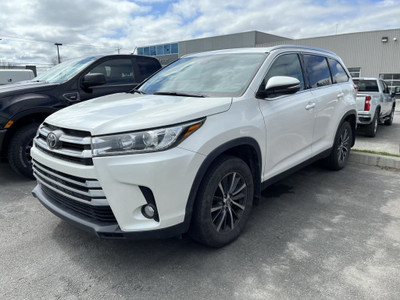  2019 Toyota HIGHLANDER AWD / XLE / CUIR / TOIT OUVRANT / GPS / 