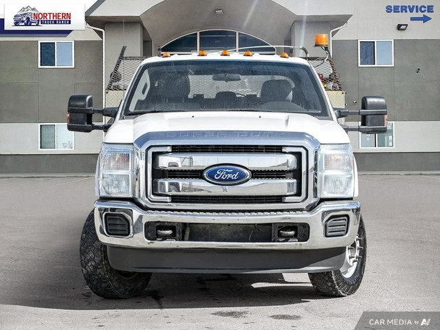 2014 Ford F-350 Chassis XLT CREW CAB 4X4 FLAT BED TRUCK in Cars & Trucks in Edmonton - Image 2