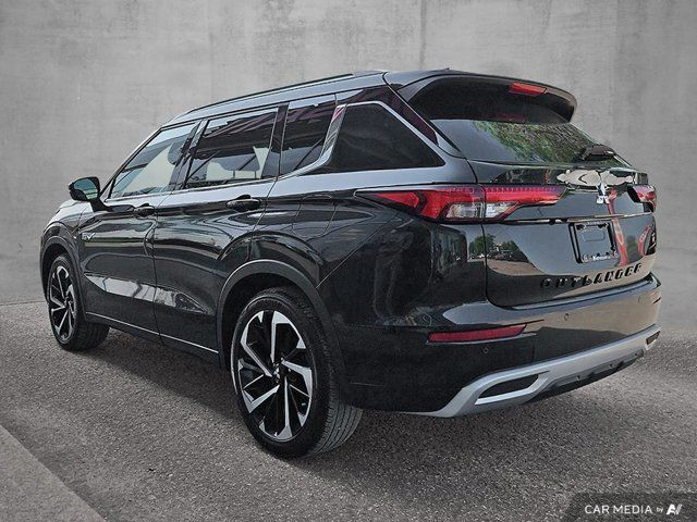 2023 Mitsubishi Outlander PHEV GT in Cars & Trucks in Ottawa - Image 2