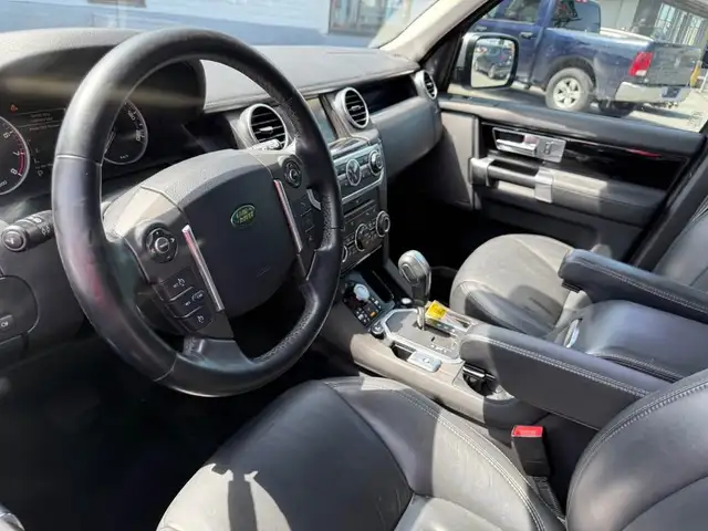 2011 Land Rover LR4 FULLY LOADED WITH NAVIGATION / BACK UP CAMER in Cars & Trucks in Ottawa - Image 10