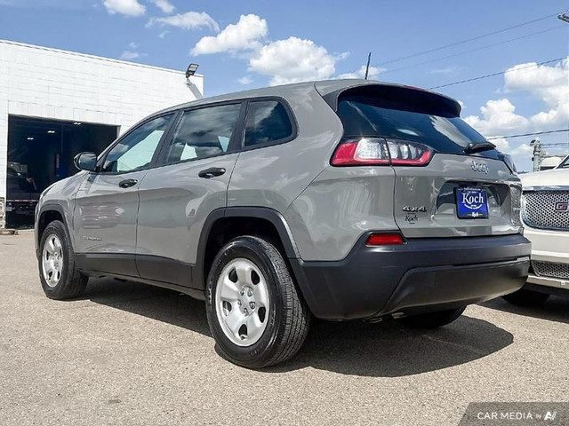 2022 Jeep Cherokee Sport in Cars & Trucks in Edmonton - Image 4