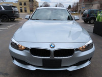 LOW LOW KMS - 100% CANADIAN VEHICLE Visit Our Website @ EliteLuxuryMotors.ca - 320i XDRIVE AWD - NAV... (image 4)