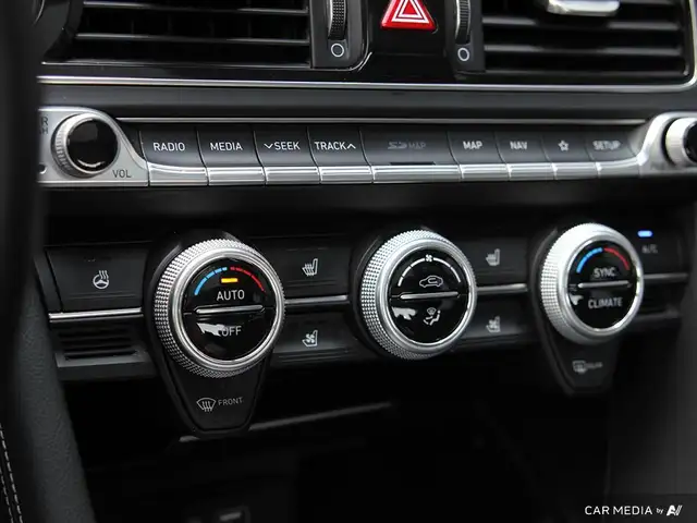 2020 Genesis G70 2.0T Advanced adaptive cruise control |nappa... in Cars & Trucks in London - Image 22