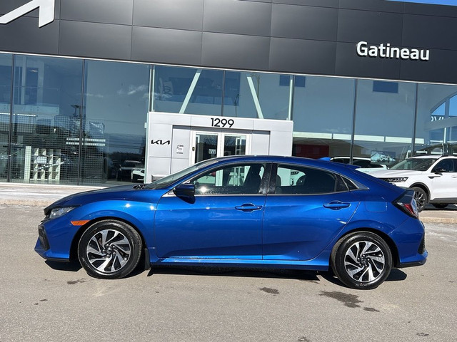  2019 Honda Civic Hatchback LX CVT in Cars & Trucks in Gatineau - Image 3