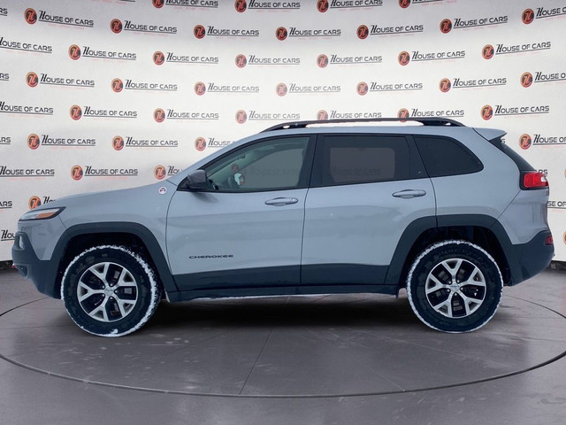  2016 Jeep Cherokee 4WD 4dr Trailhawk in Cars & Trucks in Lethbridge - Image 2