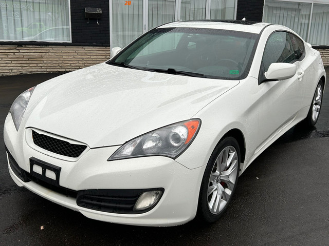 2011 Hyundai Genesis Coupe GT  in Cars & Trucks in City of Toronto - Image 2