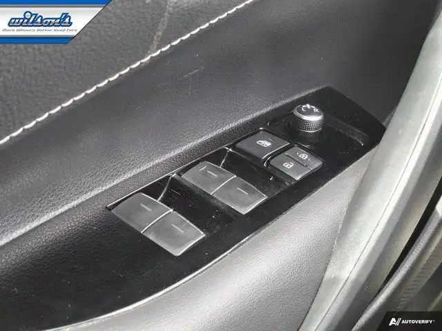 2019 Toyota Corolla Hatchback SE Upgrade Hatchback | Spoiler dans Autos et camions dans Guelph - Image 15